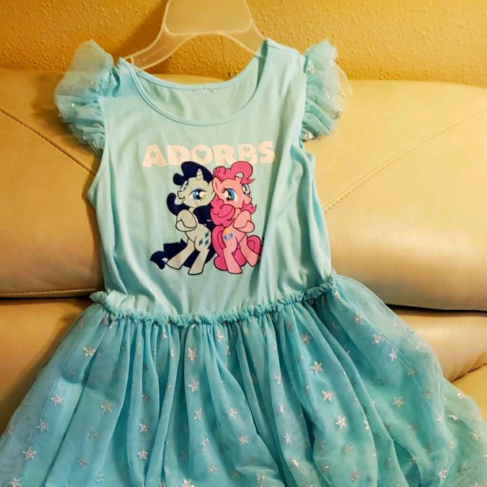 Girl's dress